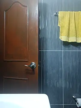 Snapshot of LunaZambrano chatting on July 3, 2026, 5:47 am LunaZambrano online show from July 3, 2026, 5:47 am