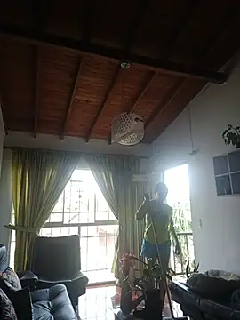Snapshot of LunaZambrano chatting on July 17, 2026, 1:51 pm LunaZambrano online show from July 17, 2026, 1:51 pm
