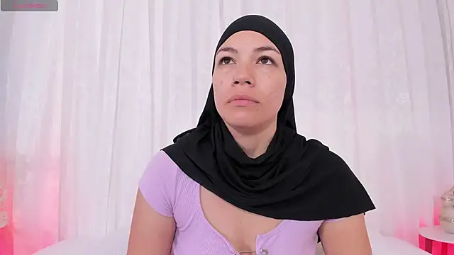 aisha vs online show from May 7, 2026, 12:43 pm