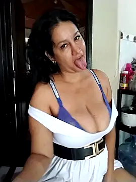 keilymadam online show from October 17, 2025, 12:41 pm