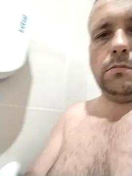 Snapshot of manubm03 chatting on October 30, 2025, 11:33 am manubm03 online show from October 30, 2025, 11:33 am