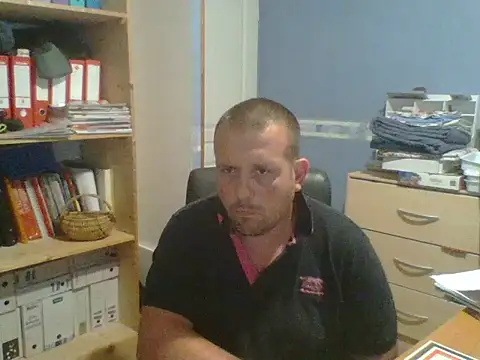 Snapshot of manubm03 chatting on June 12, 2026, 1:10 pm manubm03 online show from June 12, 2026, 1:10 pm