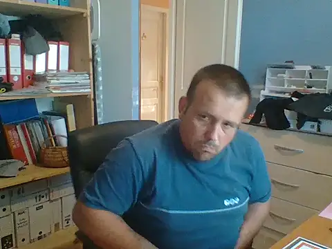 Snapshot of manubm03 chatting on July 1, 2026, 10:06 am manubm03 online show from July 1, 2026, 10:06 am