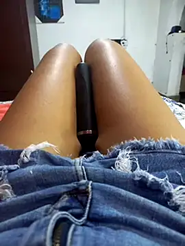 Snapshot of annie-19 chatting on January 29, 2025, 9:28 pm annie-19 online show from January 29, 2025, 9:28 pm