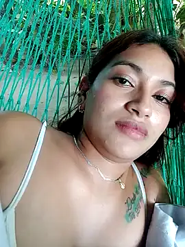 Snapshot of annie-19 chatting on October 9, 2025, 5:00 pm annie-19 online show from October 9, 2025, 5:00 pm