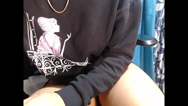 CuteRhea69 online show from January 17, 2025, 5:41 pm