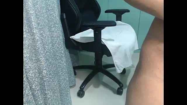 Snapshot of CuteRhea69 chatting on October 12, 2025, 12:26 pm CuteRhea69 online show from October 12, 2025, 12:26 pm