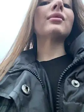 KrisMagnoly online show from March 19, 2026, 3:49 pm