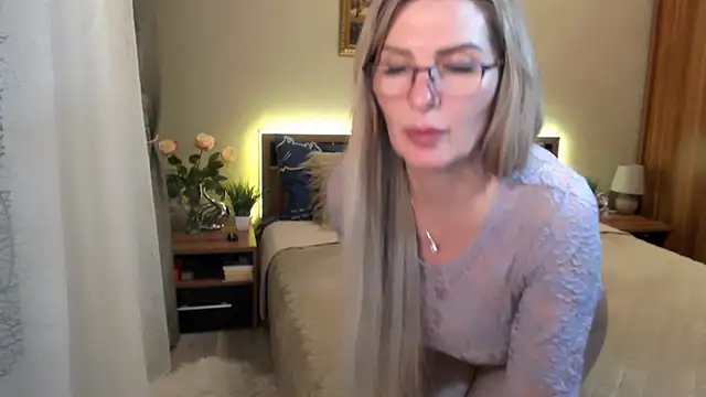 sensualEmilia online show from March 12, 2025, 10:28 pm
