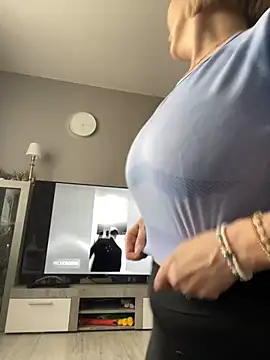 Snapshot of sensualEmilia chatting on May 8, 2026, 1:16 pm sensualEmilia online show from May 8, 2026, 1:16 pm