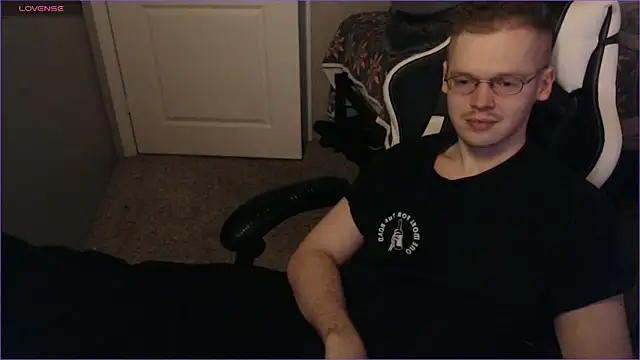 doloresman online show from March 6, 2025, 11:47 am