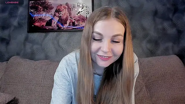 CassieMils online show from February 12, 2025, 11:18 am