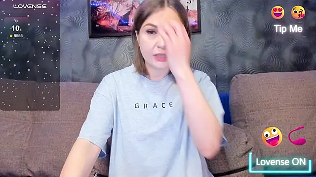 CassieMils online show from June 18, 2026, 8:02 pm