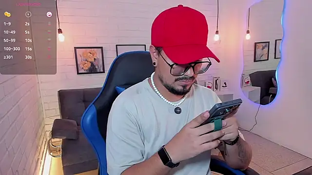 DaviidEvans  online show from September 12, 2025, 5:02 pm