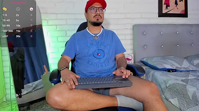 DaviidEvans  online show from September 21, 2025, 10:17 am