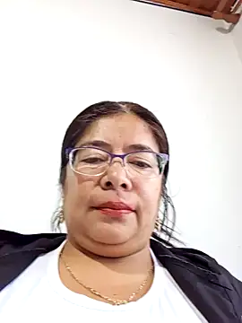   valentina18 online show from December 17, 2024, 1:05 pm