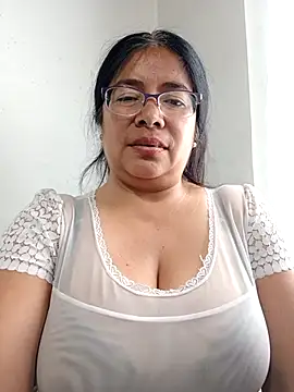   valentina18 online show from February 25, 2025, 4:42 pm