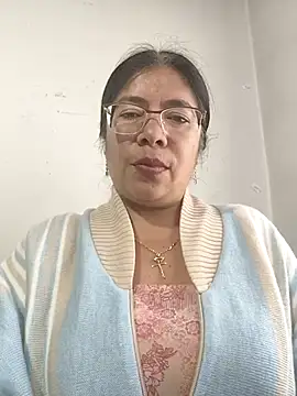   valentina18 online show from January 15, 2026, 1:05 pm