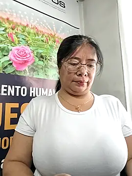   valentina18 online show from April 28, 2026, 1:16 pm