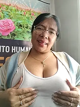   valentina18 online show from April 30, 2026, 8:57 pm