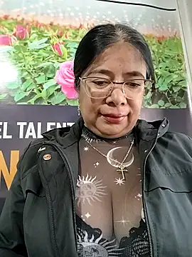   valentina18 online show from May 5, 2026, 12:24 pm