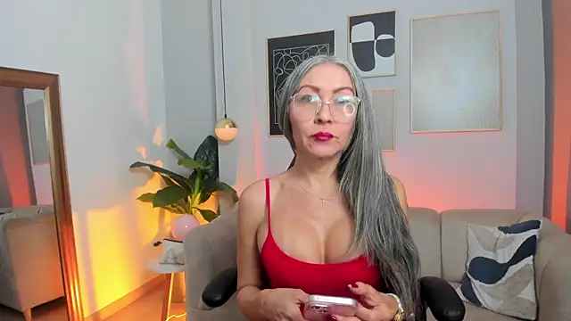  Nicoletteshea  online show from July 7, 2026, 11:42 pm