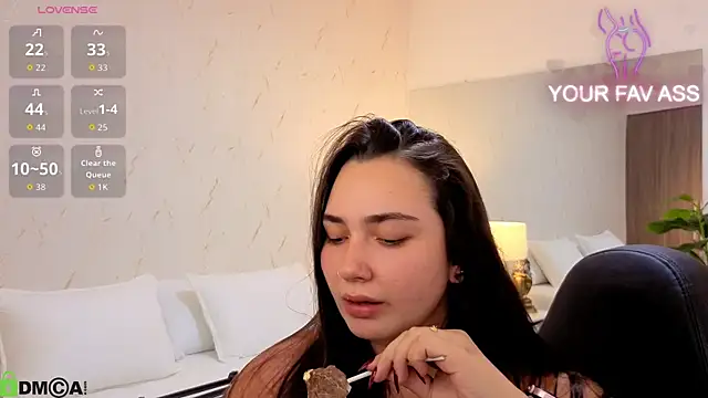 Snapshot of ava_blue chatting on October 9, 2025, 7:56 pm ava blue online show from October 9, 2025, 7:56 pm