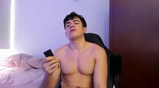 Lucian Gomez  online show from December 11, 2024, 7:03 pm