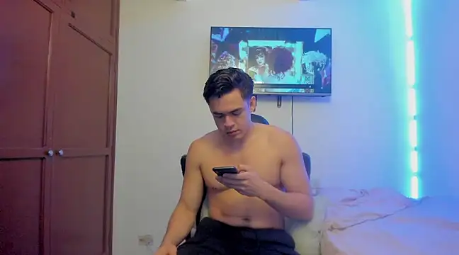 Lucian Gomez  online show from March 15, 2025, 2:55 pm