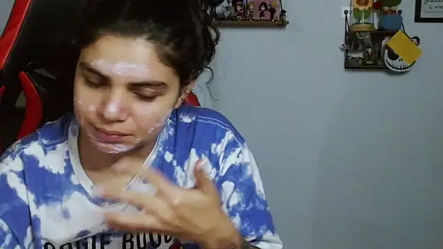 Nikkykora15 online show from December 6, 2024, 2:02 am