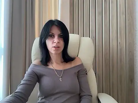 Snapshot of InjaAtHome chatting on September 22, 2025, 5:42 am InjaAtHome online show from September 22, 2025, 5:42 am