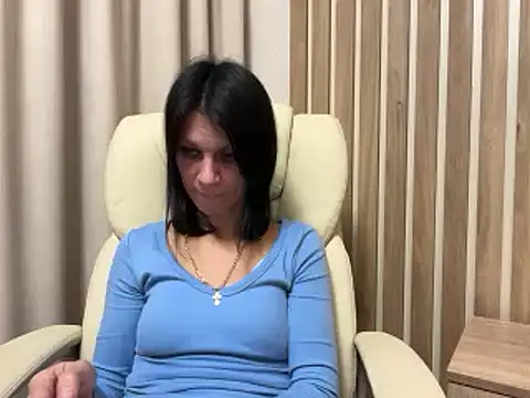 Snapshot of InjaAtHome chatting on October 5, 2025, 5:55 pm InjaAtHome online show from October 5, 2025, 5:55 pm