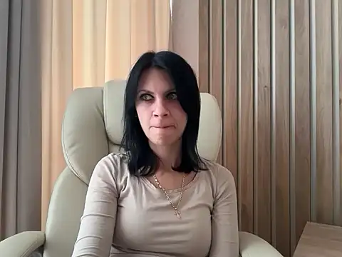 Snapshot of InjaAtHome chatting on October 8, 2025, 1:20 pm InjaAtHome online show from October 8, 2025, 1:20 pm