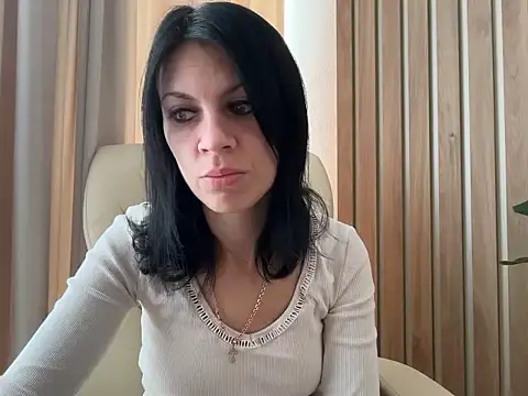 Snapshot of InjaAtHome chatting on October 28, 2025, 9:46 am InjaAtHome online show from October 28, 2025, 9:46 am