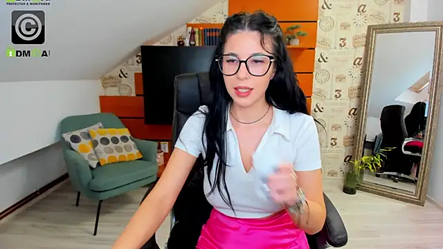 EmillyTaylor online show from December 14, 2024, 7:40 am