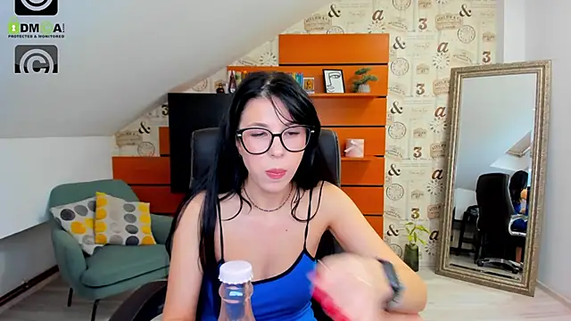 EmillyTaylor online show from January 8, 2025, 7:13 am