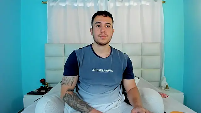Snapshot of juan__jimenez chatting on September 17, 2025, 7:48 pm juan  jimenez online show from September 17, 2025, 7:48 pm