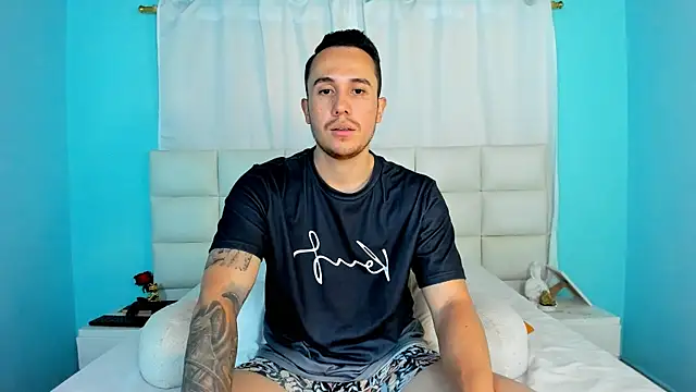 Snapshot of juan__jimenez chatting on October 20, 2025, 9:15 pm juan  jimenez online show from October 20, 2025, 9:15 pm