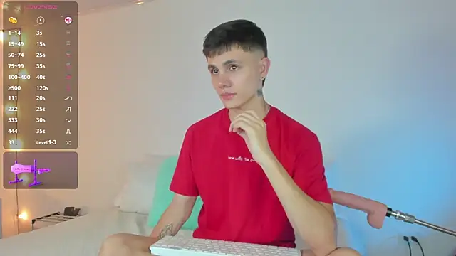 Snapshot of DustinLevine chatting on February 7, 2025, 9:58 pm DustinLevine online show from February 7, 2025, 9:58 pm