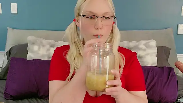 SaraBearXo online show from June 6, 2026, 1:05 pm