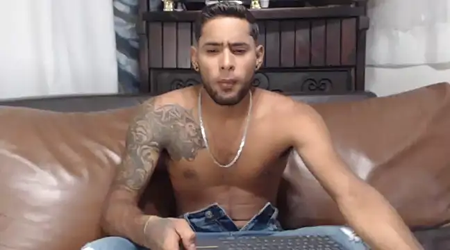 Damianmore01 online show from January 21, 2025, 4:21 am