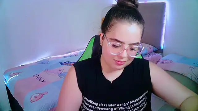  alicia z online show from February 3, 2025, 6:28 pm