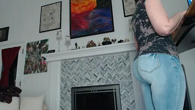 AuroraWillows online show from January 22, 2025, 12:49 pm