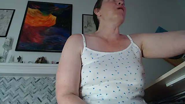 AuroraWillows online show from July 7, 2026, 10:08 am