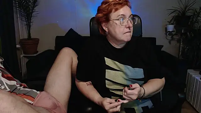 JoannaAndNeighbour online show from October 5, 2025, 2:37 pm