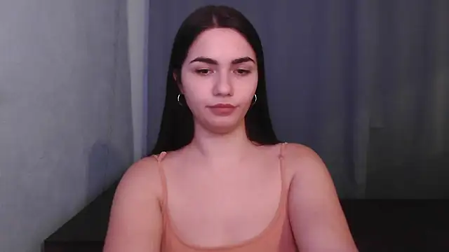 HannahMeid online show from December 13, 2024, 6:49 pm