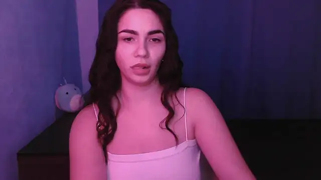HannahMeid online show from December 16, 2024, 7:54 pm