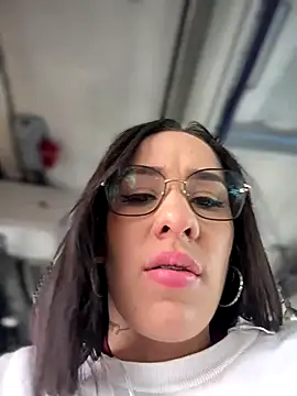 Snapshot of __IRIS__ chatting on September 19, 2025, 2:18 pm   IRIS   online show from September 19, 2025, 2:18 pm