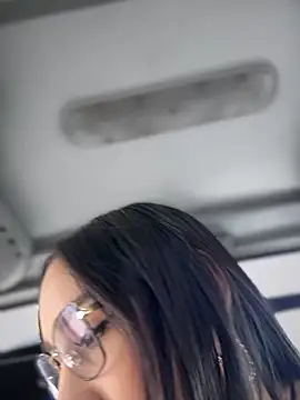 Snapshot of __IRIS__ chatting on October 9, 2025, 3:32 pm   IRIS   online show from October 9, 2025, 3:32 pm