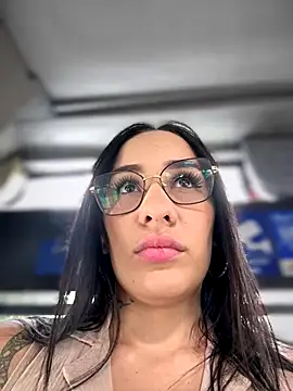 Snapshot of __IRIS__ chatting on October 15, 2025, 2:28 pm   IRIS   online show from October 15, 2025, 2:28 pm